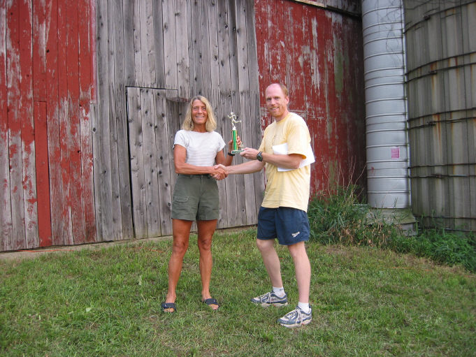 Marie Bartoletti receives her trophy